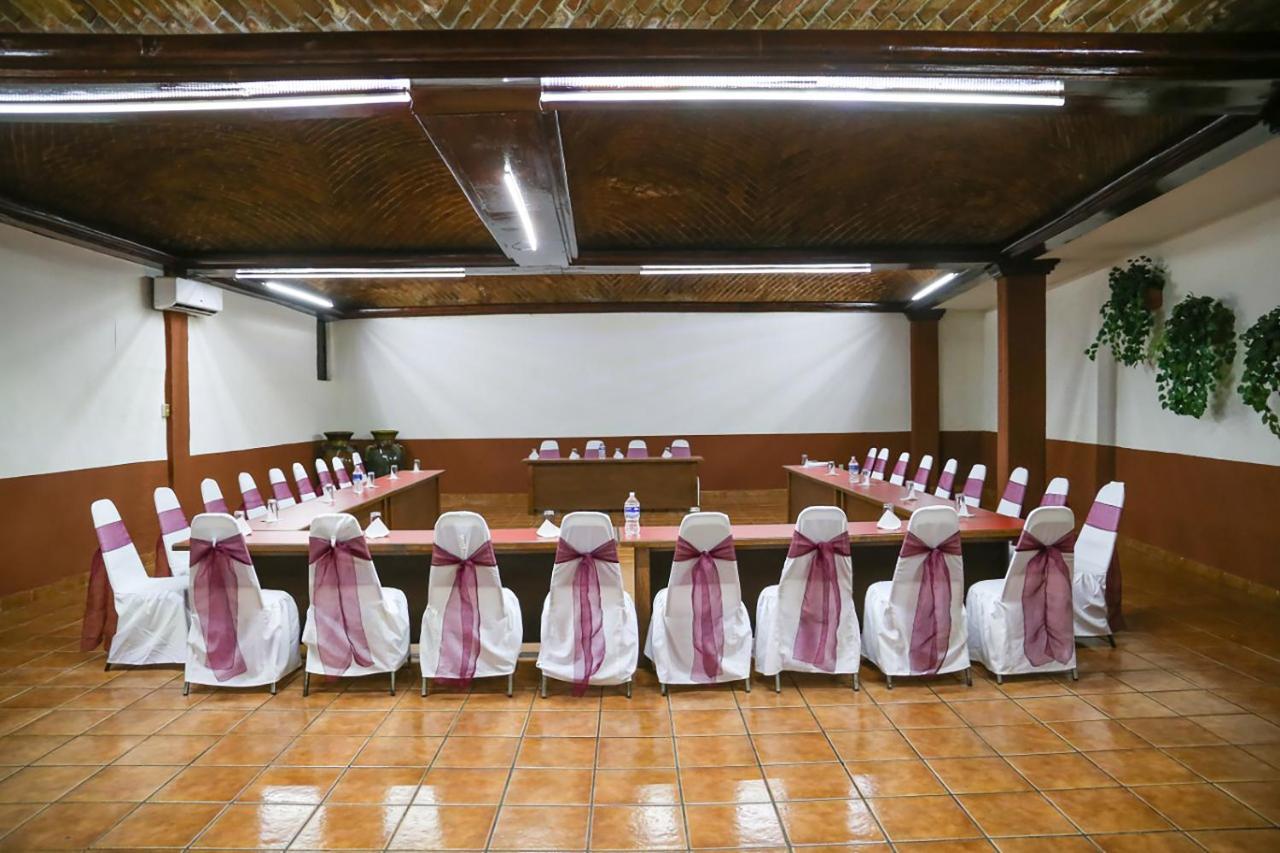 Hotel & Suites Villa Del Sol موروليا المظهر الخارجي الصورة