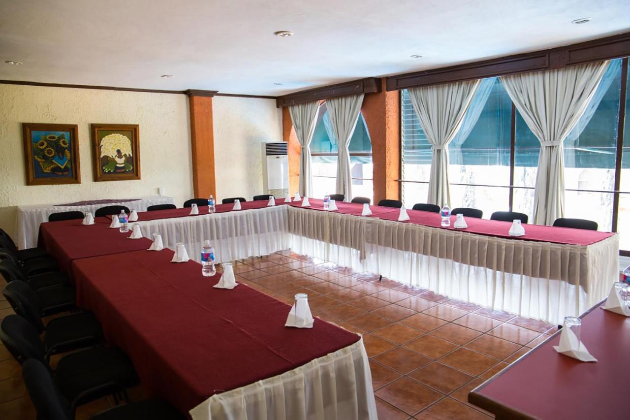 Hotel & Suites Villa Del Sol موروليا المظهر الخارجي الصورة