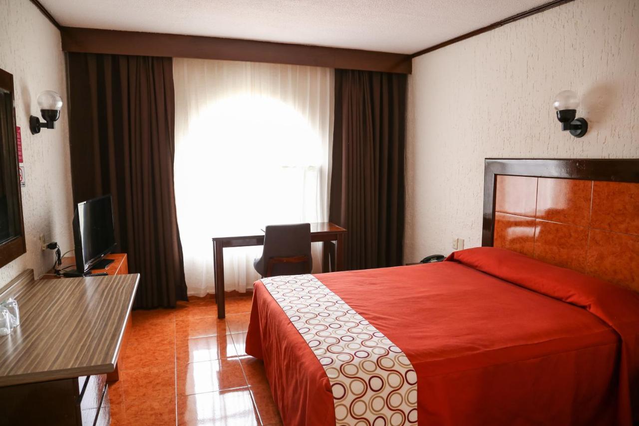 Hotel & Suites Villa Del Sol موروليا المظهر الخارجي الصورة
