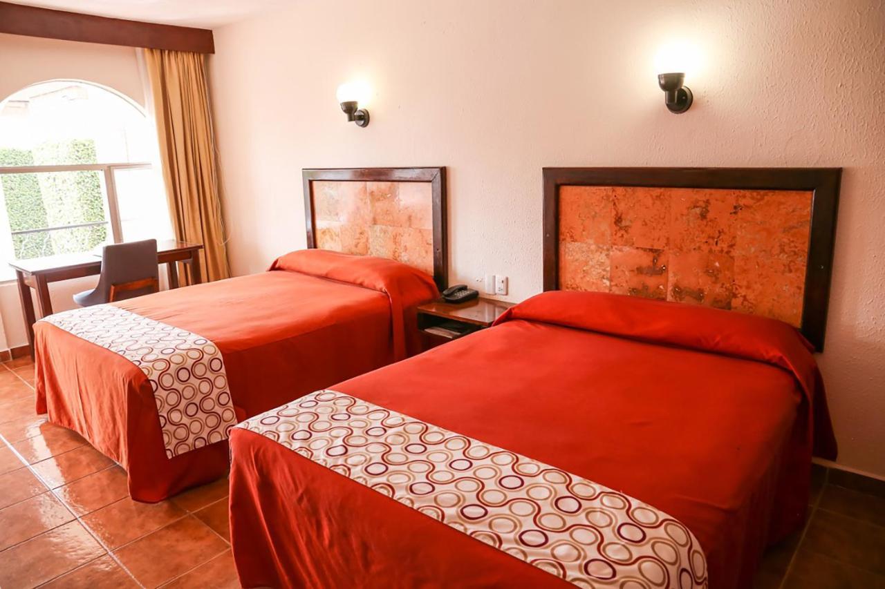 Hotel & Suites Villa Del Sol موروليا المظهر الخارجي الصورة