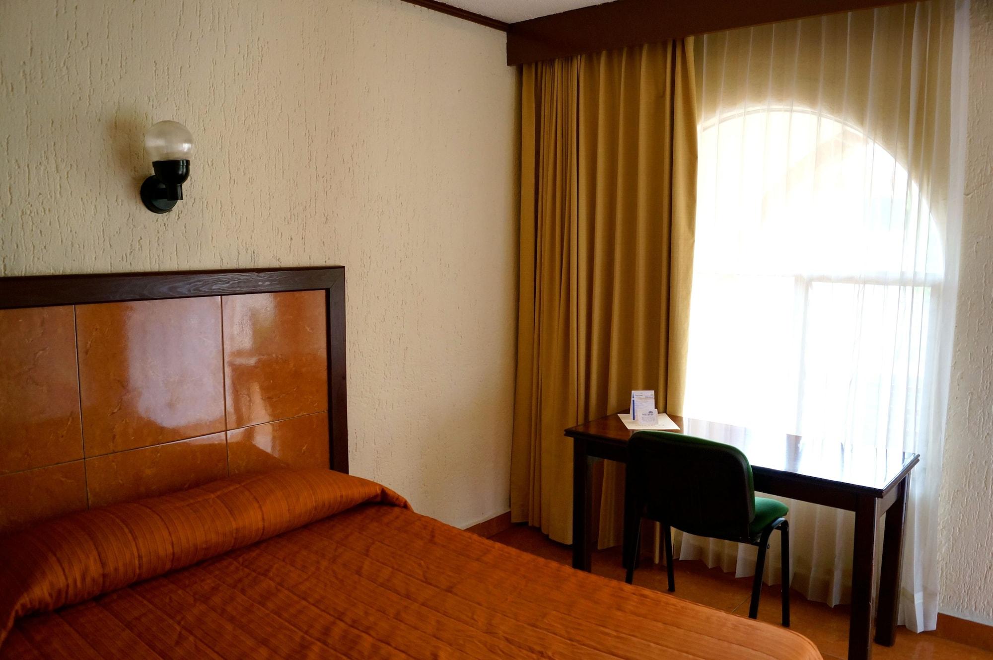 Hotel & Suites Villa Del Sol موروليا المظهر الخارجي الصورة