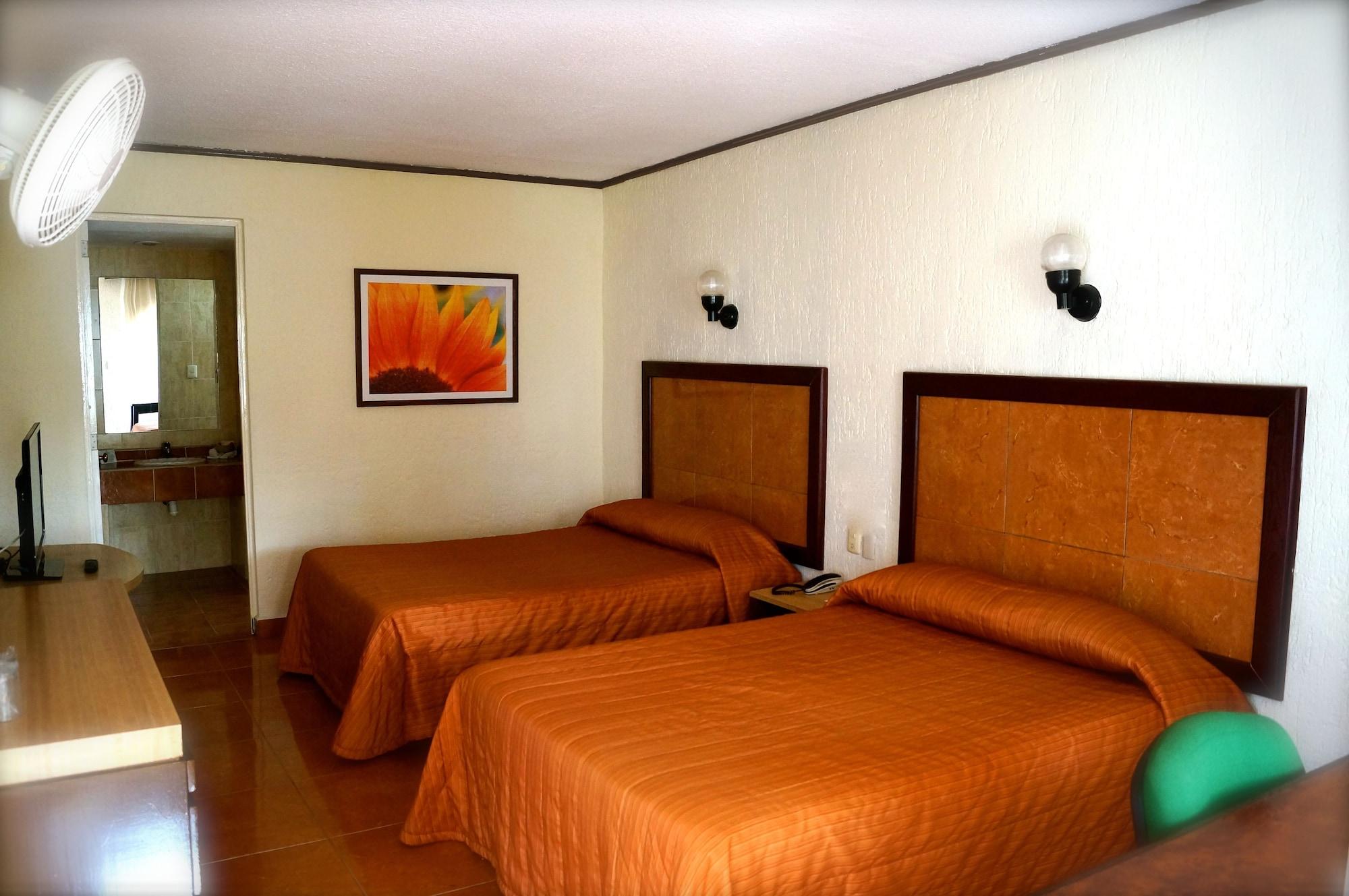 Hotel & Suites Villa Del Sol موروليا المظهر الخارجي الصورة