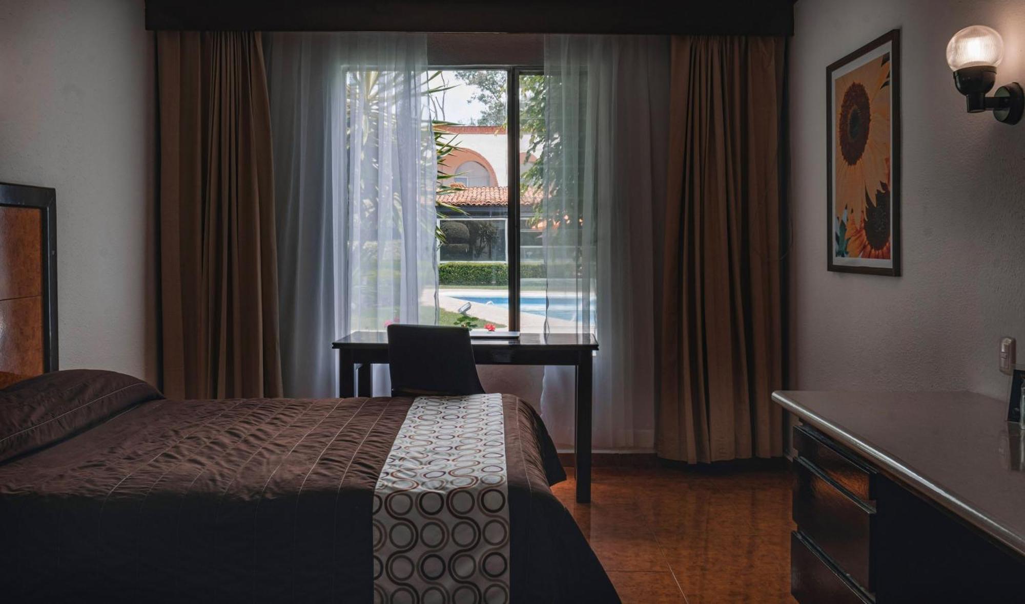 Hotel & Suites Villa Del Sol موروليا المظهر الخارجي الصورة