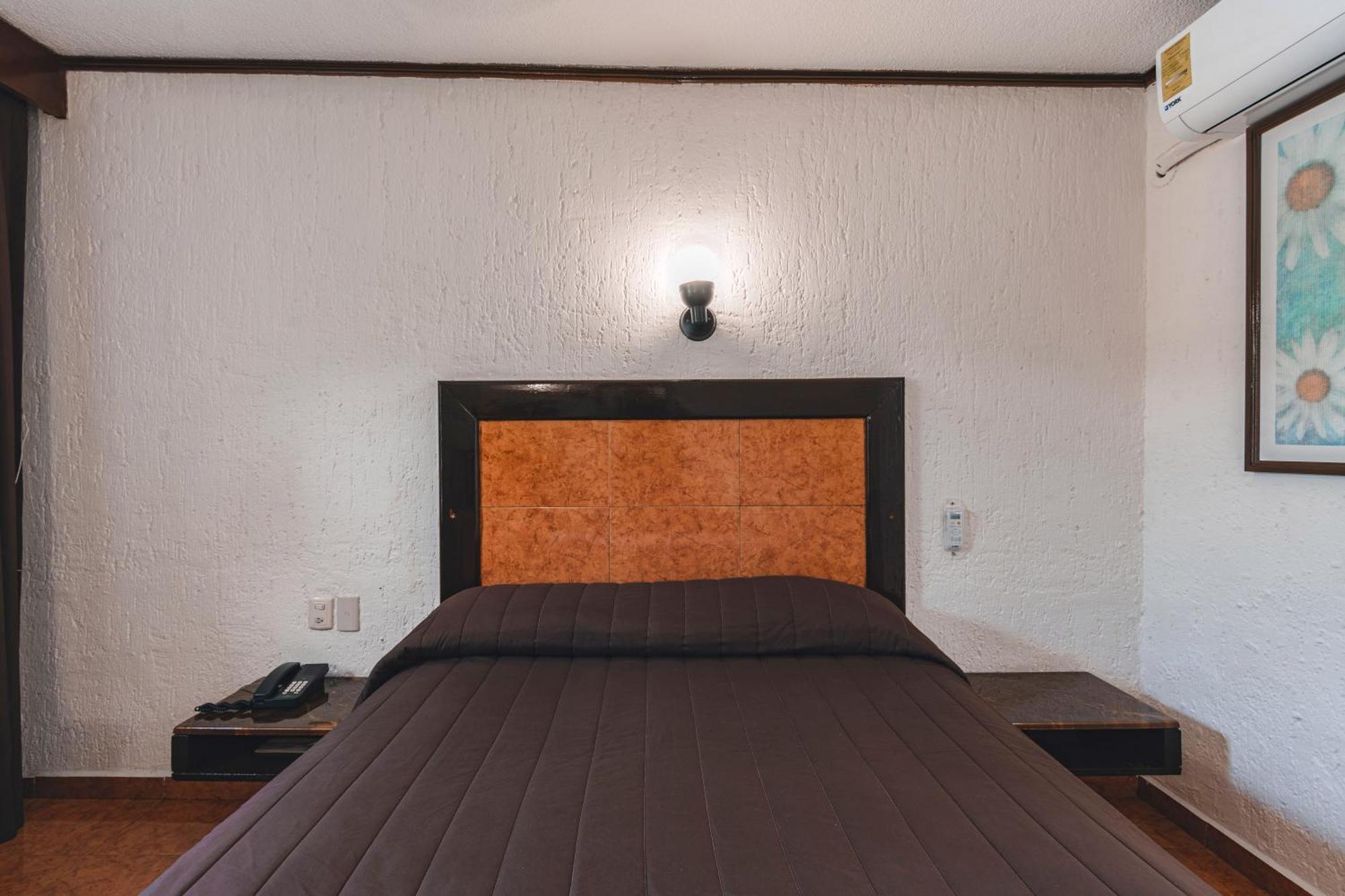 Hotel & Suites Villa Del Sol موروليا المظهر الخارجي الصورة