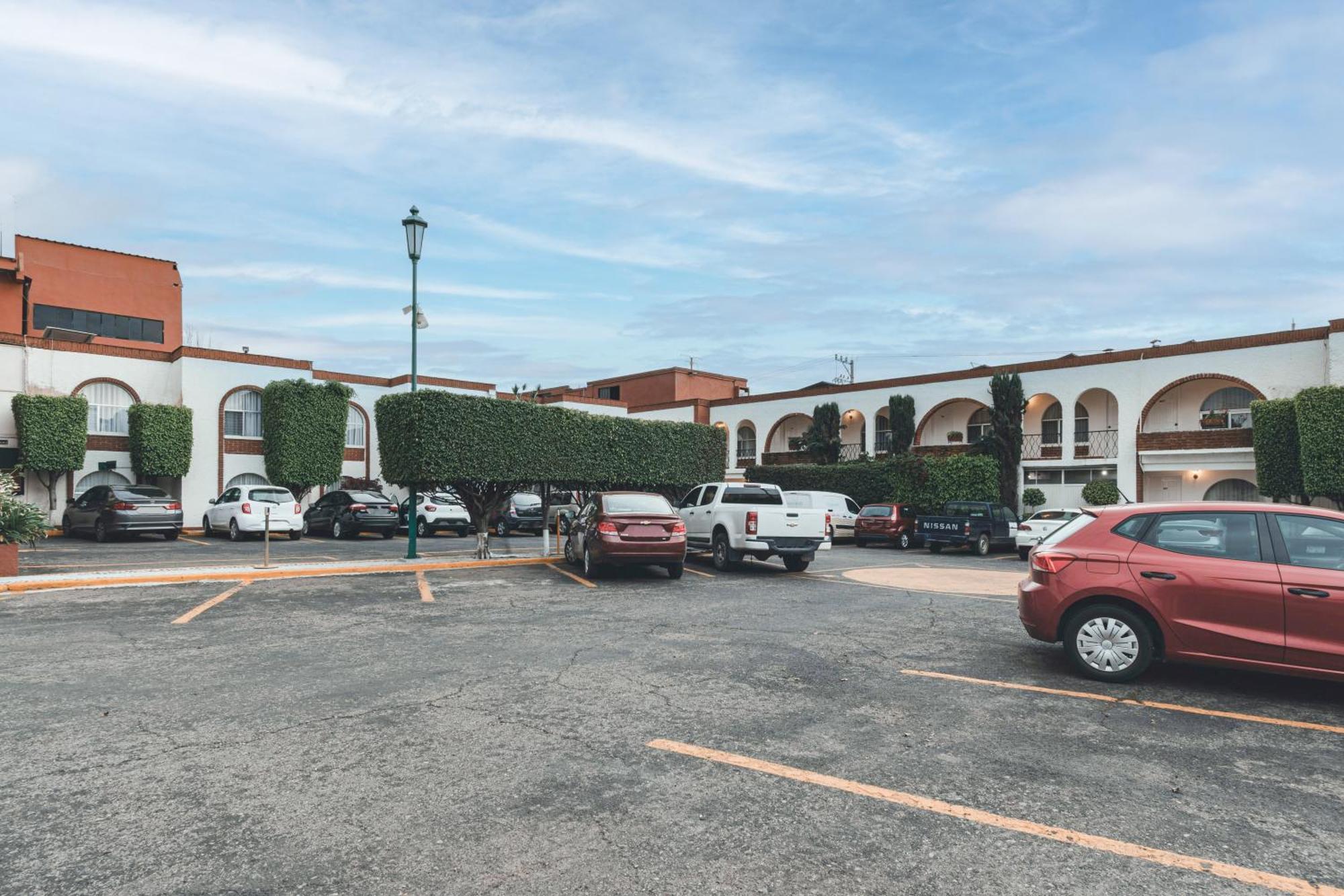 Hotel & Suites Villa Del Sol موروليا المظهر الخارجي الصورة