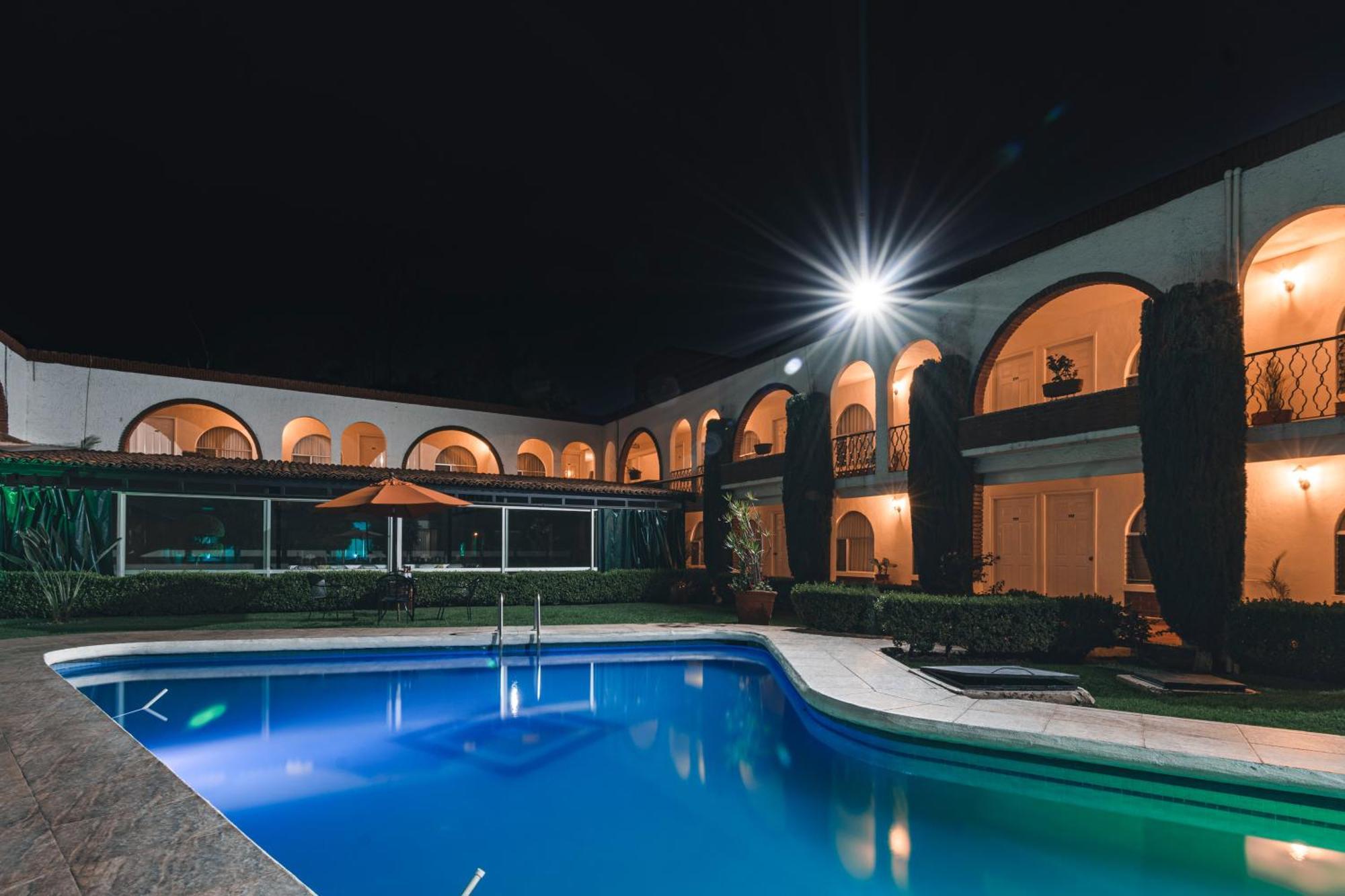 Hotel & Suites Villa Del Sol موروليا المظهر الخارجي الصورة
